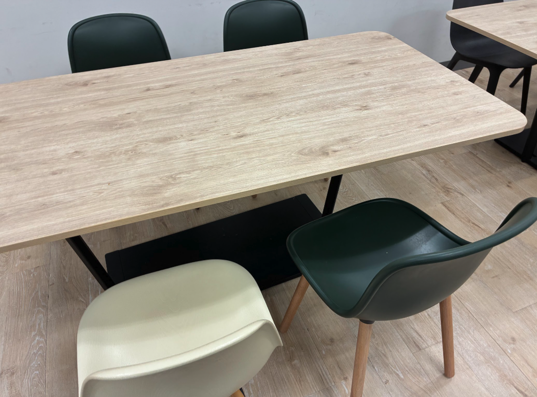 �_�C�j���O�e�[�u���Z�b�g�𔃂����܂����I